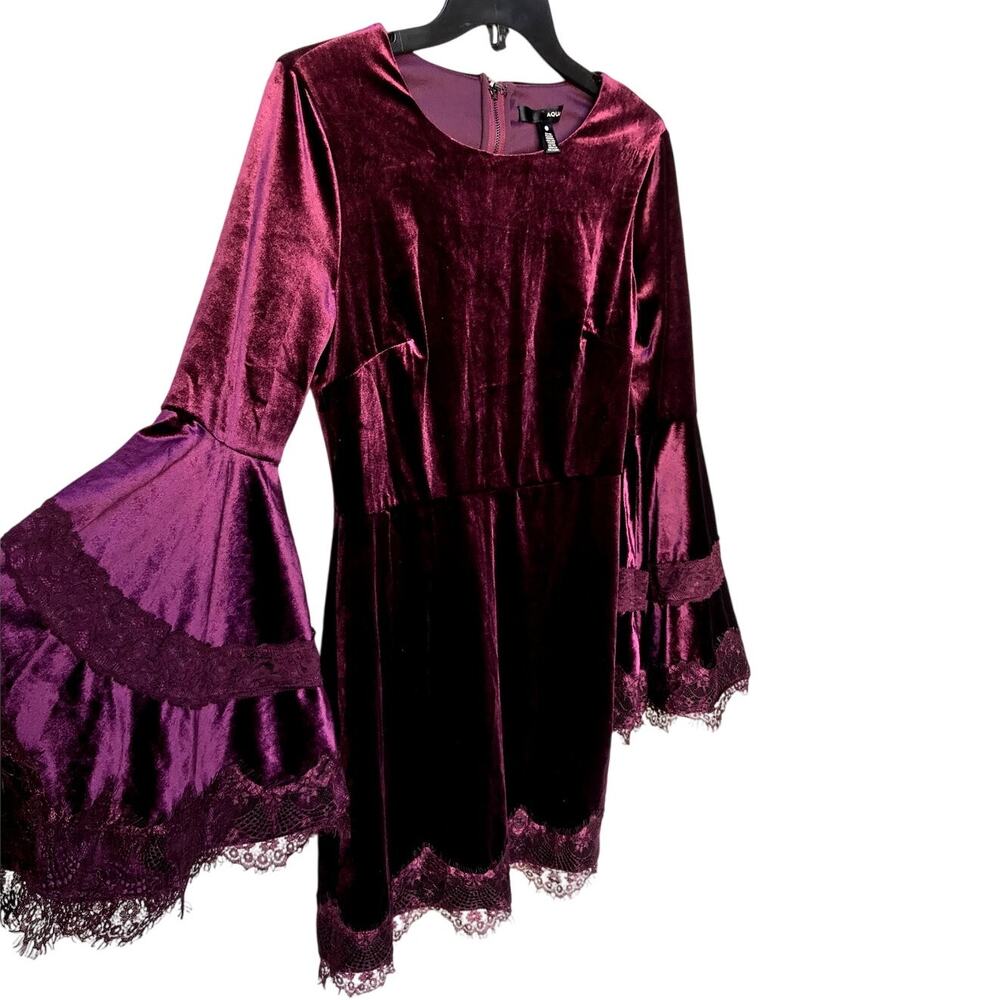 Aqua Burgundy Velvet Sheath Dress with Bell Sleeves and Lace Trim size S - Picture 5 of 9